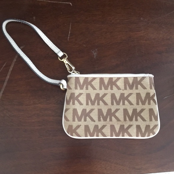 Michael Kors Coin Purse - Picture 1 of 3